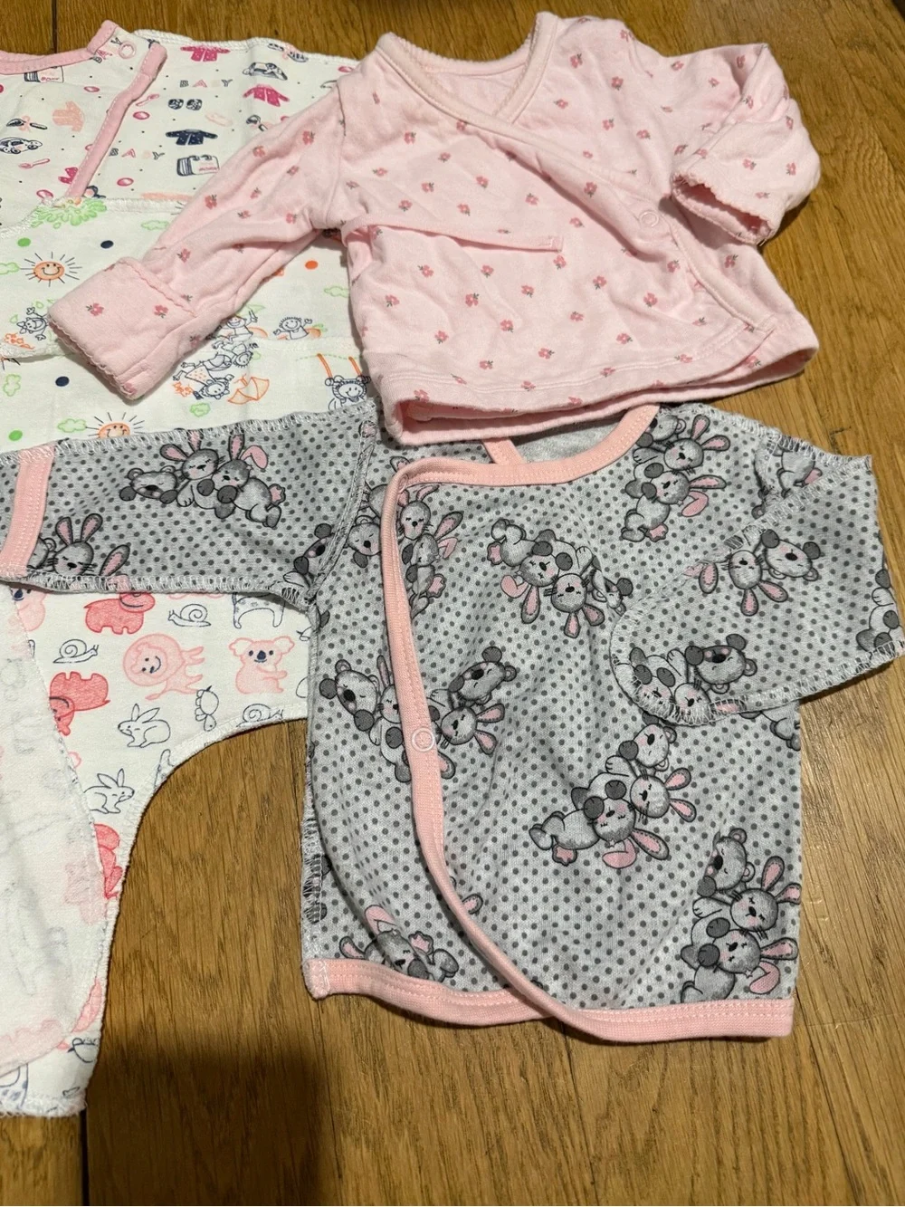 Bundle of newborn 0-3M cotton sets going home outfits